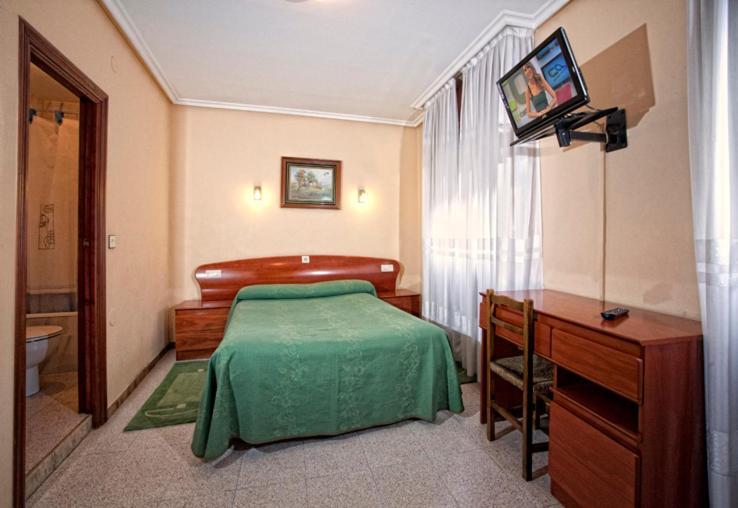 Hotel La Paz 利亚内斯 外观 照片